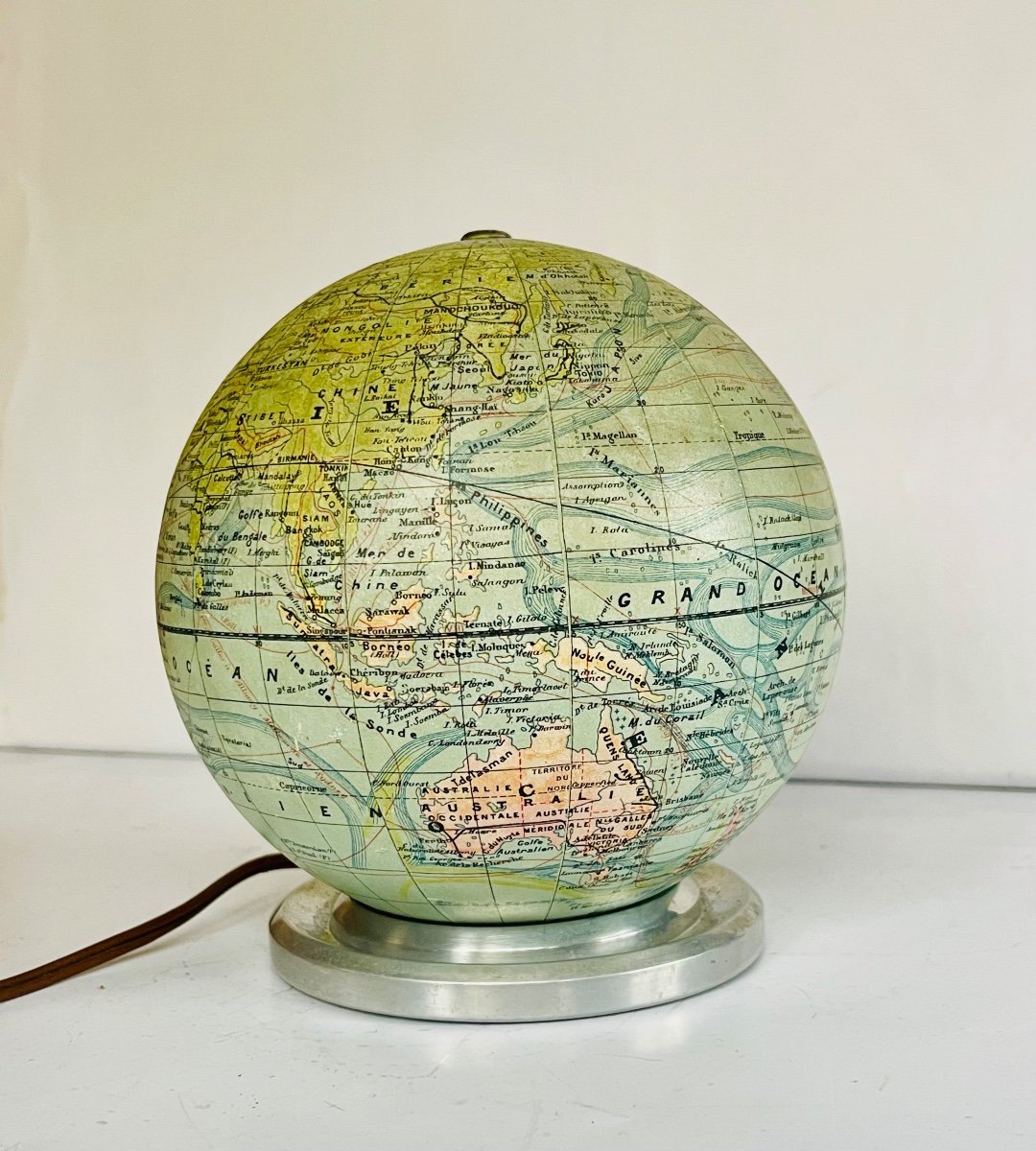 World Map Lamp -photo-3